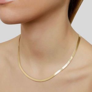 New 18k gold plated stainless steel 3mm flat chain necklace. Size 45 cm.